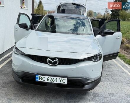 Серый Мазда MX-30, объемом двигателя 0 л и пробегом 87 тыс. км за 15000 $, фото 1 на Automoto.ua