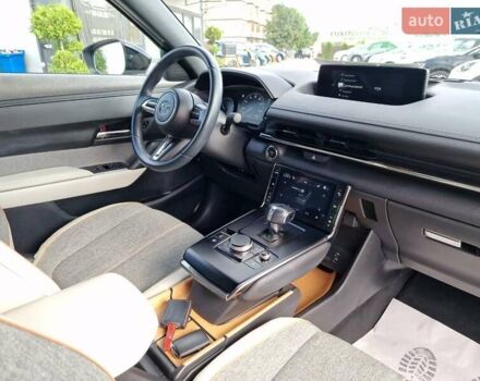 Зелений Мазда MX-30, об'ємом двигуна 0 л та пробігом 65 тис. км за 14100 $, фото 43 на Automoto.ua