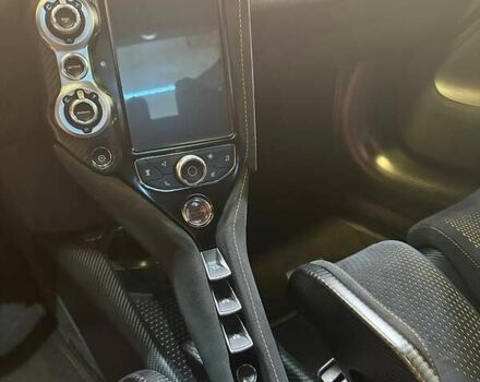 Оранжевый МакЛарен 765, объемом двигателя 3.99 л и пробегом 2 тыс. км за 484068 $, фото 9 на Automoto.ua