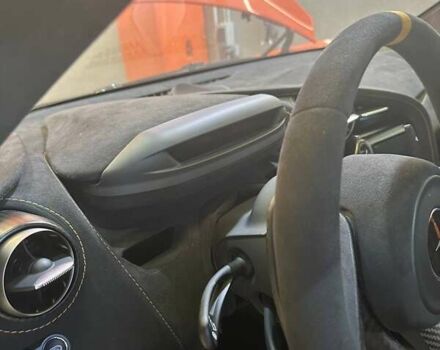 Оранжевый МакЛарен 765, объемом двигателя 3.99 л и пробегом 2 тыс. км за 484068 $, фото 10 на Automoto.ua