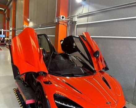 Оранжевый МакЛарен 765, объемом двигателя 3.99 л и пробегом 2 тыс. км за 484068 $, фото 2 на Automoto.ua