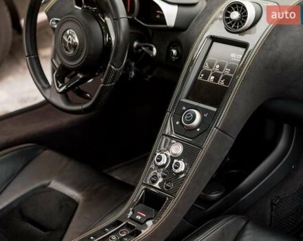 Желтый МакЛарен МП4, объемом двигателя 3.8 л и пробегом 26 тыс. км за 150000 $, фото 12 на Automoto.ua