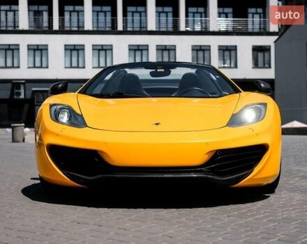 Желтый МакЛарен МП4, объемом двигателя 3.8 л и пробегом 26 тыс. км за 150000 $, фото 8 на Automoto.ua