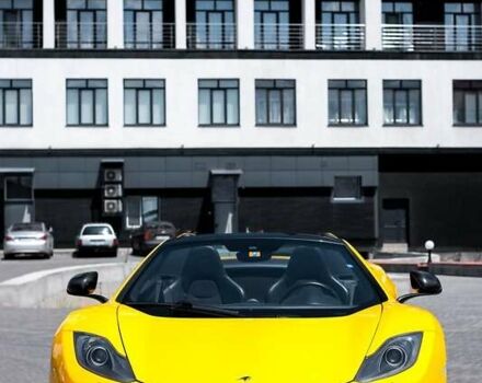 Желтый МакЛарен МП4, объемом двигателя 3.8 л и пробегом 26 тыс. км за 150000 $, фото 9 на Automoto.ua