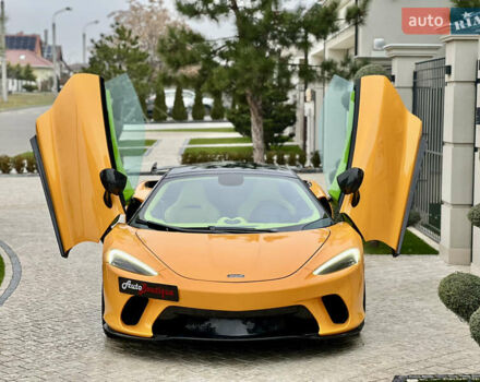 Желтый МакЛарен GT, объемом двигателя 3.99 л и пробегом 38 тыс. км за 180000 $, фото 3 на Automoto.ua