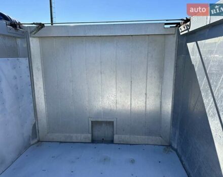 Красный Менчи СА, объемом двигателя 0 л и пробегом 100 тыс. км за 23500 $, фото 41 на Automoto.ua