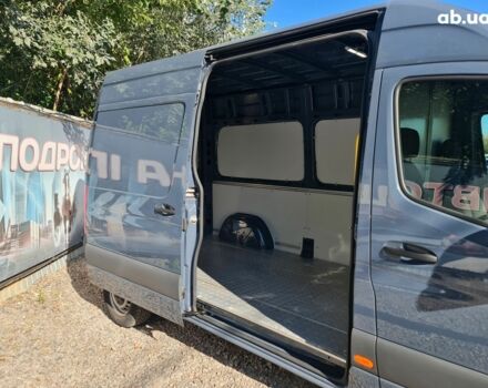 Синий Мерседес 131, объемом двигателя 2.2 л и пробегом 50 тыс. км за 30000 $, фото 5 на Automoto.ua