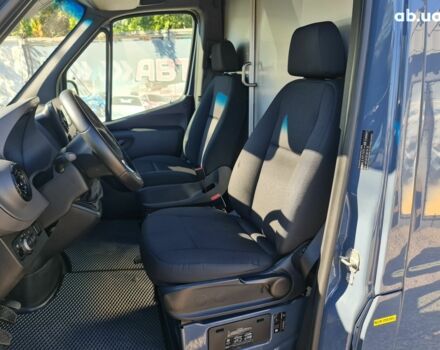 Синий Мерседес 131, объемом двигателя 2.2 л и пробегом 50 тыс. км за 30000 $, фото 7 на Automoto.ua