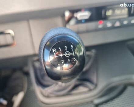 Синий Мерседес 131, объемом двигателя 2.2 л и пробегом 50 тыс. км за 30000 $, фото 14 на Automoto.ua