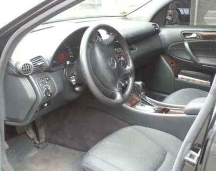 Черный Мерседес 1831, объемом двигателя 1.8 л и пробегом 220 тыс. км за 13900 $, фото 2 на Automoto.ua