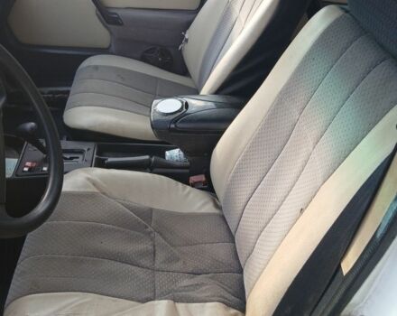 Белый Мерседес 190, объемом двигателя 2 л и пробегом 300 тыс. км за 850 $, фото 6 на Automoto.ua