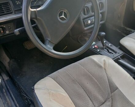 Белый Мерседес 190, объемом двигателя 2 л и пробегом 300 тыс. км за 850 $, фото 7 на Automoto.ua