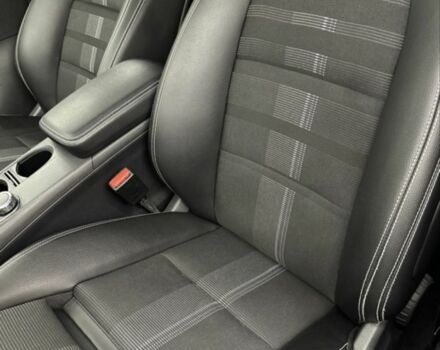 Білий Мерседес 190, об'ємом двигуна 1.6 л та пробігом 146 тис. км за 21500 $, фото 5 на Automoto.ua