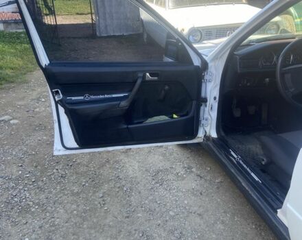 Белый Мерседес 190, объемом двигателя 2 л и пробегом 374 тыс. км за 1650 $, фото 1 на Automoto.ua