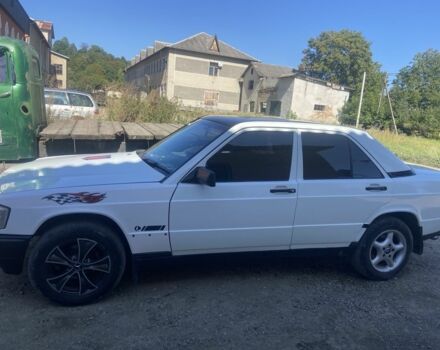 Белый Мерседес 190, объемом двигателя 2 л и пробегом 374 тыс. км за 1650 $, фото 5 на Automoto.ua