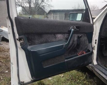 Білий Мерседес 190, об'ємом двигуна 2 л та пробігом 280 тис. км за 1700 $, фото 7 на Automoto.ua