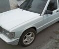Белый Мерседес 190, объемом двигателя 2 л и пробегом 300 тыс. км за 2000 $, фото 1 на Automoto.ua