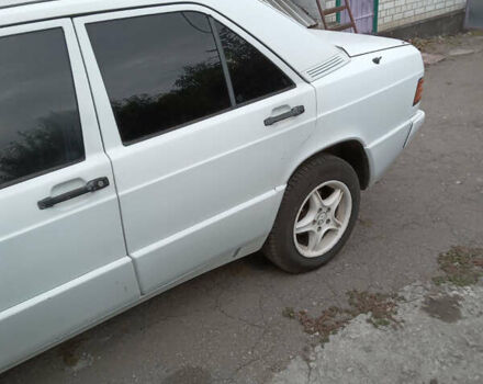 Білий Мерседес 190, об'ємом двигуна 2 л та пробігом 350 тис. км за 1900 $, фото 2 на Automoto.ua