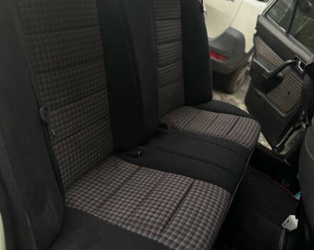 Білий Мерседес 190, об'ємом двигуна 2 л та пробігом 379 тис. км за 2200 $, фото 8 на Automoto.ua