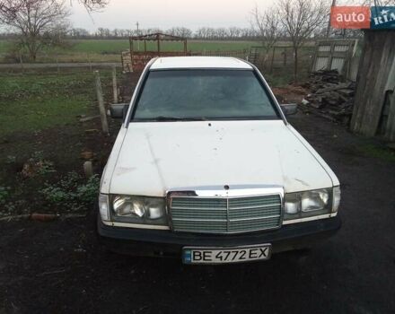 Білий Мерседес 190, об'ємом двигуна 2 л та пробігом 549 тис. км за 1183 $, фото 4 на Automoto.ua