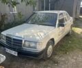 Белый Мерседес 190, объемом двигателя 2 л и пробегом 240 тыс. км за 607 $, фото 1 на Automoto.ua