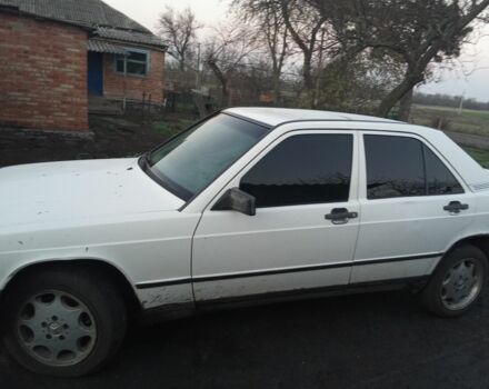 Белый Мерседес 190, объемом двигателя 2 л и пробегом 549 тыс. км за 1183 $, фото 6 на Automoto.ua