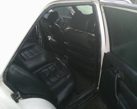 Белый Мерседес 190, объемом двигателя 2 л и пробегом 549 тыс. км за 1183 $, фото 4 на Automoto.ua