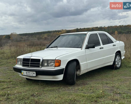 Білий Мерседес 190, об'ємом двигуна 2 л та пробігом 379 тис. км за 2200 $, фото 1 на Automoto.ua
