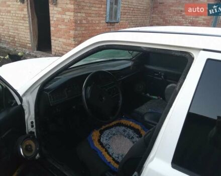 Білий Мерседес 190, об'ємом двигуна 2 л та пробігом 549 тис. км за 1183 $, фото 7 на Automoto.ua