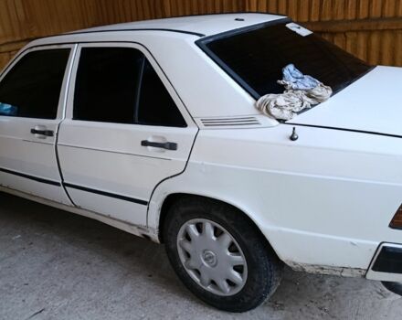 Білий Мерседес 190, об'ємом двигуна 2 л та пробігом 500 тис. км за 1560 $, фото 5 на Automoto.ua