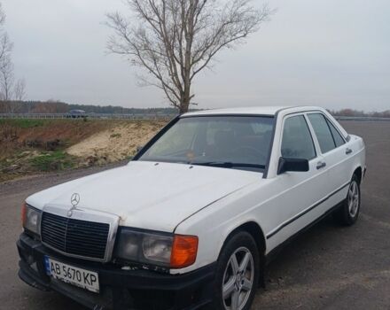 Белый Мерседес 190, объемом двигателя 2 л и пробегом 501 тыс. км за 1750 $, фото 5 на Automoto.ua