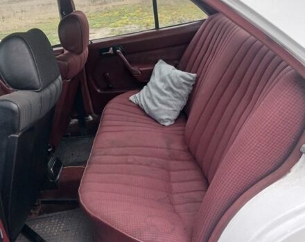 Белый Мерседес 190, объемом двигателя 2 л и пробегом 501 тыс. км за 1750 $, фото 7 на Automoto.ua