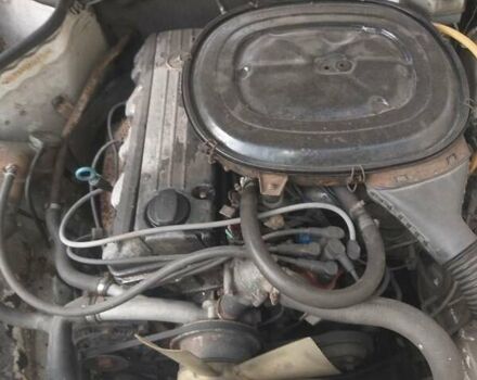 Белый Мерседес 190, объемом двигателя 2 л и пробегом 250 тыс. км за 650 $, фото 7 на Automoto.ua