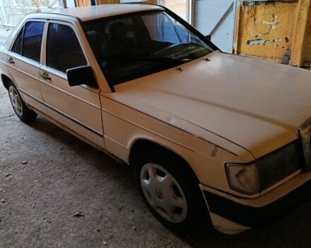 Білий Мерседес 190, об'ємом двигуна 2 л та пробігом 500 тис. км за 1560 $, фото 3 на Automoto.ua