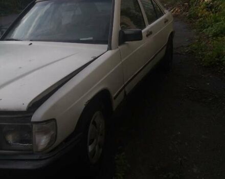 Белый Мерседес 190, объемом двигателя 2 л и пробегом 250 тыс. км за 650 $, фото 11 на Automoto.ua