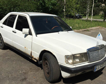 Белый Мерседес 190, объемом двигателя 2 л и пробегом 483 тыс. км за 1600 $, фото 3 на Automoto.ua