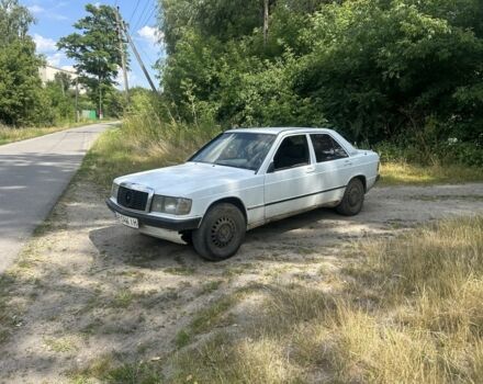 Белый Мерседес 190, объемом двигателя 2 л и пробегом 250 тыс. км за 600 $, фото 1 на Automoto.ua