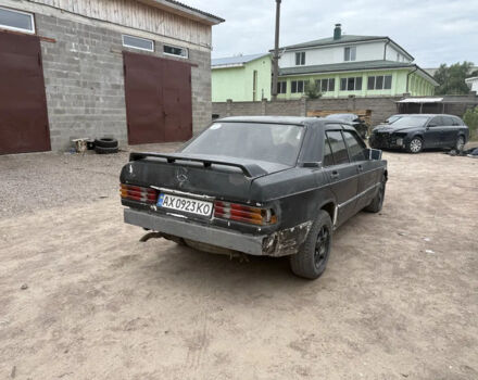 Белый Мерседес 190, объемом двигателя 2 л и пробегом 295 тыс. км за 1163 $, фото 2 на Automoto.ua