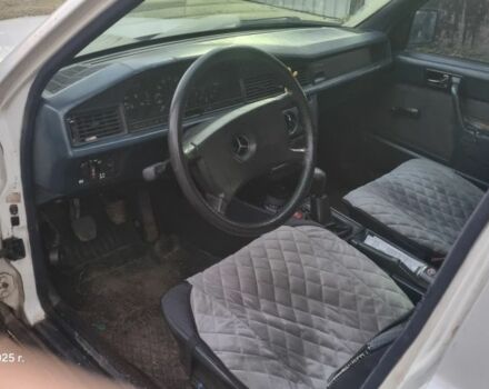 Білий Мерседес 190, об'ємом двигуна 2 л та пробігом 1 тис. км за 2500 $, фото 4 на Automoto.ua