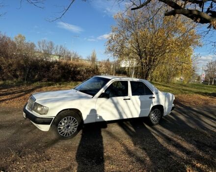 Білий Мерседес 190, об'ємом двигуна 2 л та пробігом 69 тис. км за 1350 $, фото 2 на Automoto.ua