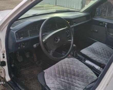 Білий Мерседес 190, об'ємом двигуна 2 л та пробігом 1 тис. км за 2500 $, фото 7 на Automoto.ua