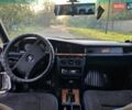 Белый Мерседес 190, объемом двигателя 2 л и пробегом 280 тыс. км за 2300 $, фото 4 на Automoto.ua