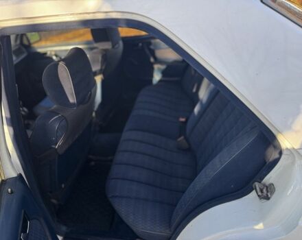 Білий Мерседес 190, об'ємом двигуна 2 л та пробігом 69 тис. км за 1350 $, фото 13 на Automoto.ua