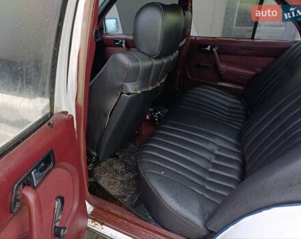 Белый Мерседес 190, объемом двигателя 2 л и пробегом 312 тыс. км за 950 $, фото 6 на Automoto.ua