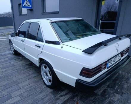 Белый Мерседес 190, объемом двигателя 2 л и пробегом 312 тыс. км за 950 $, фото 2 на Automoto.ua