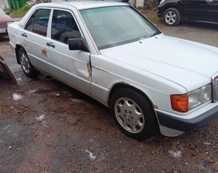 Белый Мерседес 190, объемом двигателя 0 л и пробегом 386 тыс. км за 1525 $, фото 2 на Automoto.ua