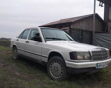 Белый Мерседес 190, объемом двигателя 2 л и пробегом 280 тыс. км за 1700 $, фото 1 на Automoto.ua