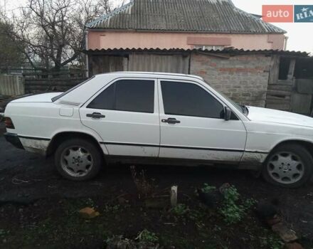 Белый Мерседес 190, объемом двигателя 2 л и пробегом 549 тыс. км за 1183 $, фото 1 на Automoto.ua