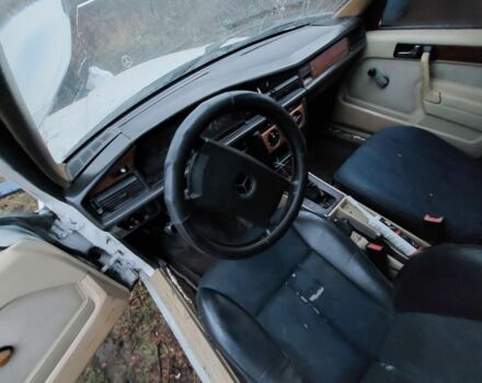 Белый Мерседес 190, объемом двигателя 2 л и пробегом 333 тыс. км за 950 $, фото 1 на Automoto.ua