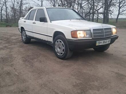 Белый Мерседес 190, объемом двигателя 0 л и пробегом 380 тыс. км за 2200 $, фото 1 на Automoto.ua